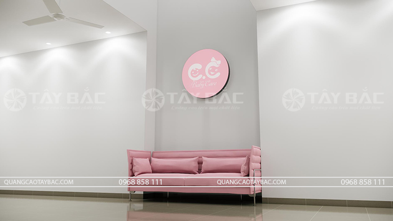 Biển hiệu siêu thị Baby Care CC mẹ và bé