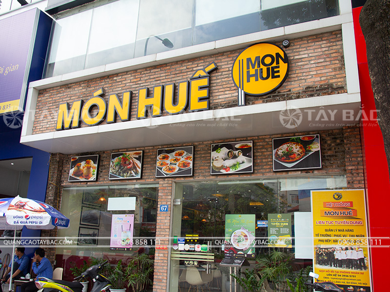 Biển quảng cáo nhà hàng Món Huế