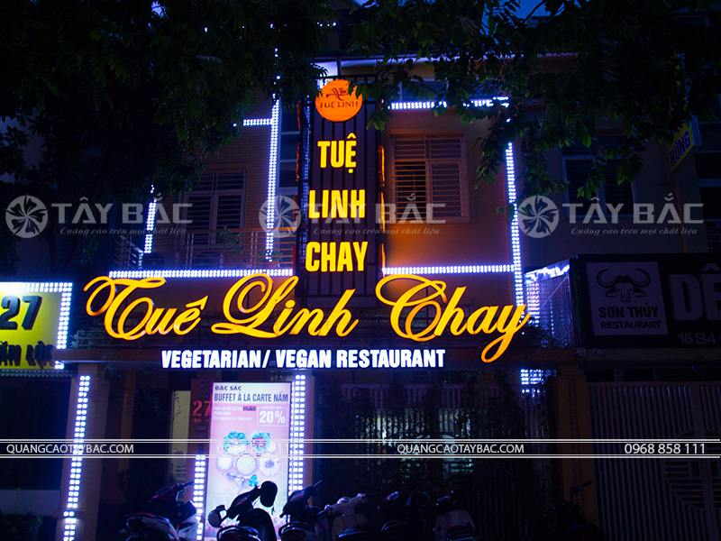 Biển quảng cáo nhà hàng chay Tuệ Linh