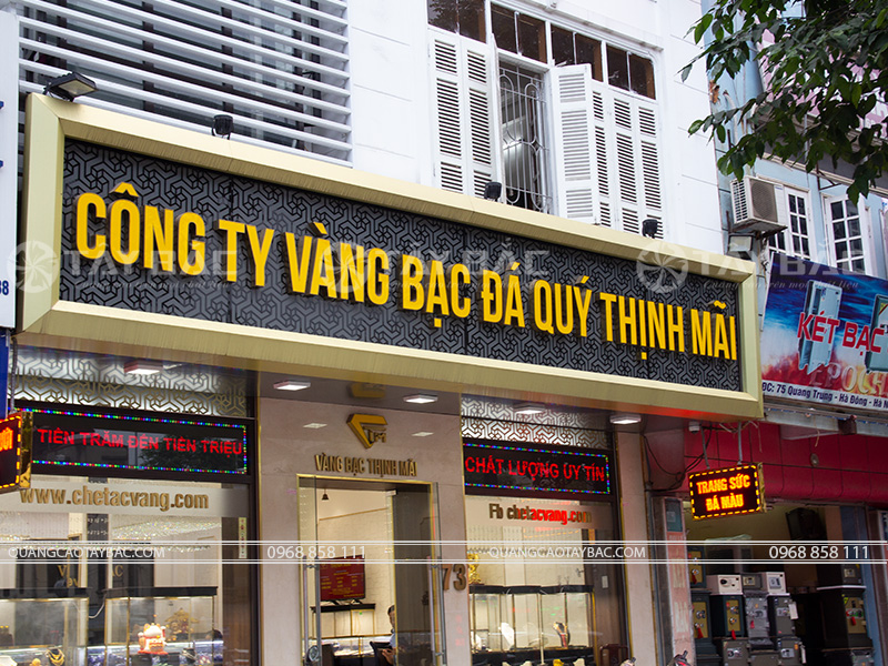 Biển quảng cáo vàng bạc đá Quý Thịnh Mãi