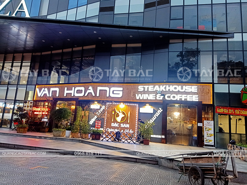 Thi công biển quảng cáo nhà hàng Vân Hoàng