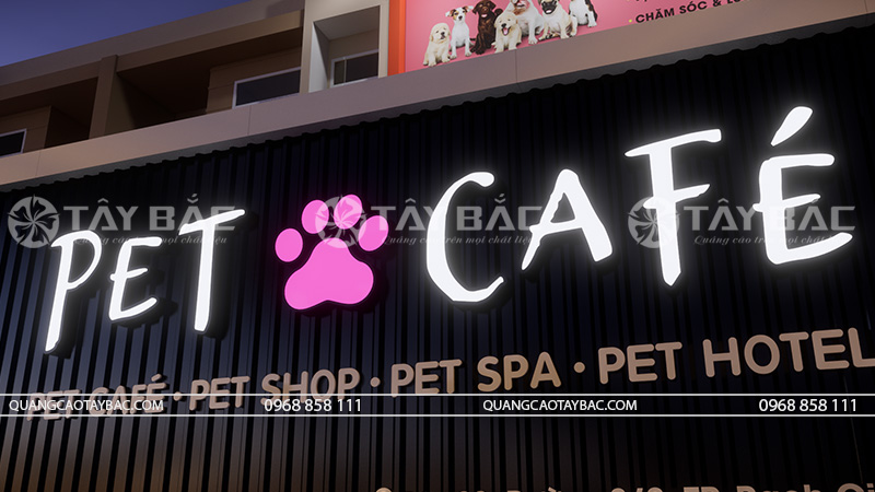 Biển quảng cáo cafe Pet và dịch vụ cho thú cưng.