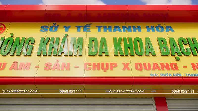 Biển hiệu phòng khám Bạch Mai