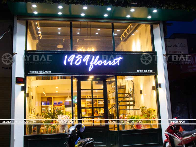 Biển quảng cáo shop hoa tươi 1989