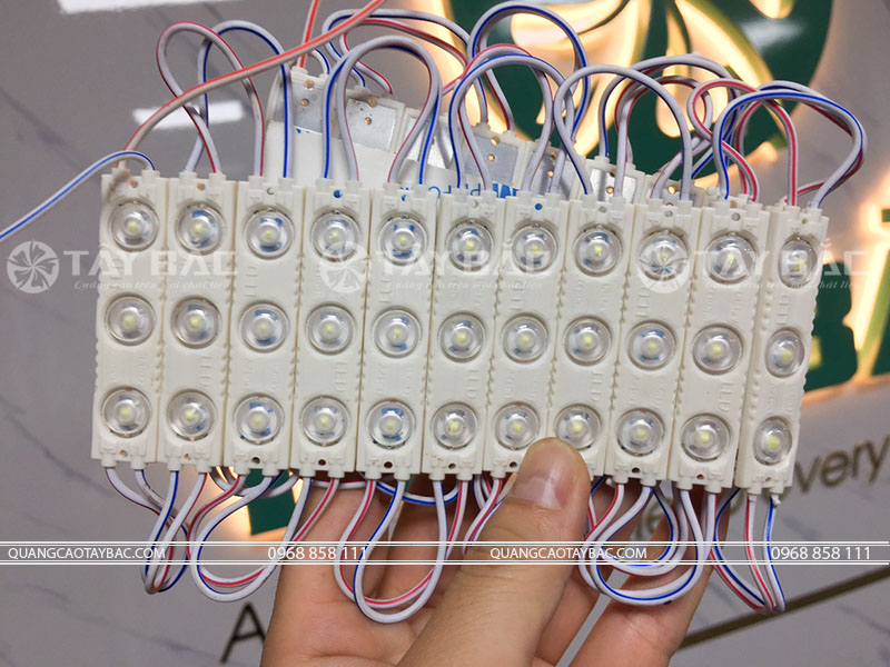 Led ba mắt sử dụng làm chữ nổi