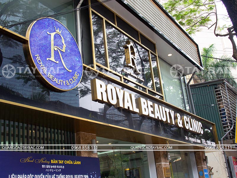 Bảng quảng cáo spa Royal