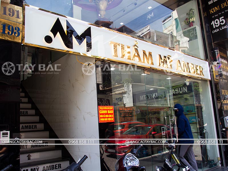 Biển quảng cáo thẫm mỹ viện Ember