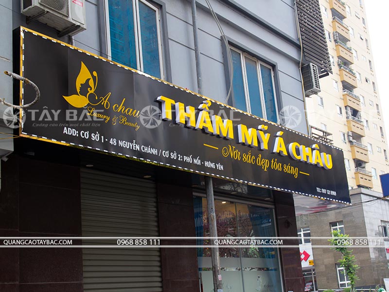 Biển quảng cáo thẫm mỹ viện Á Châu