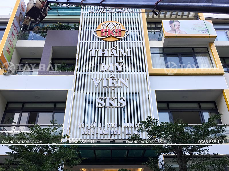 biển quảng cáo thẫm mỹ viện SKS