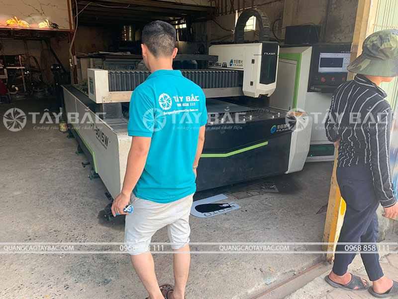 Xưởng gia công quảng cáo Tây Bắc
