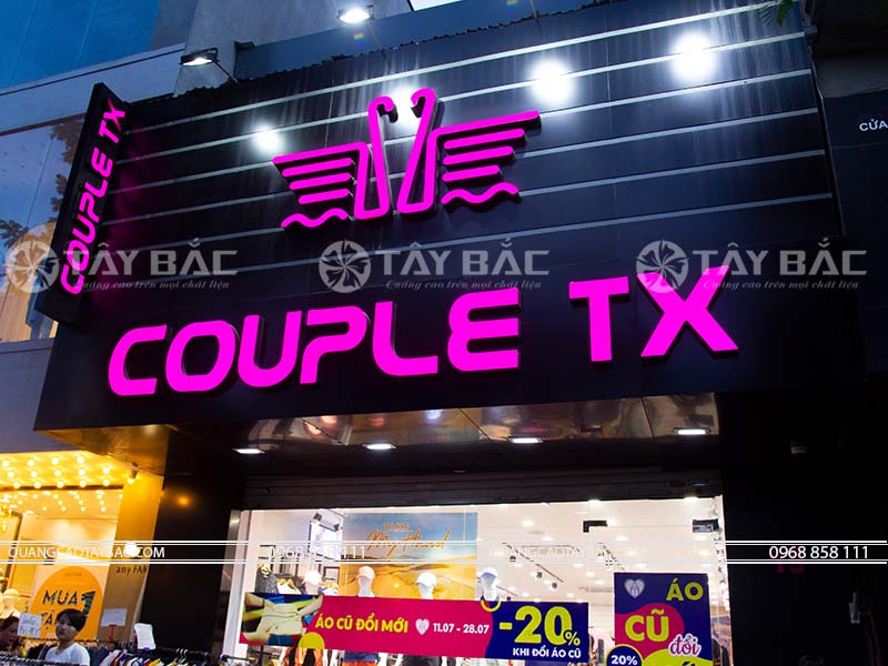 Biển hiệu shop quần áo Couple