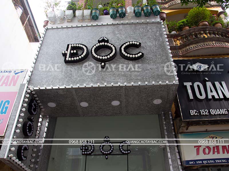 Biển quảng cáo shop thời trang Độc