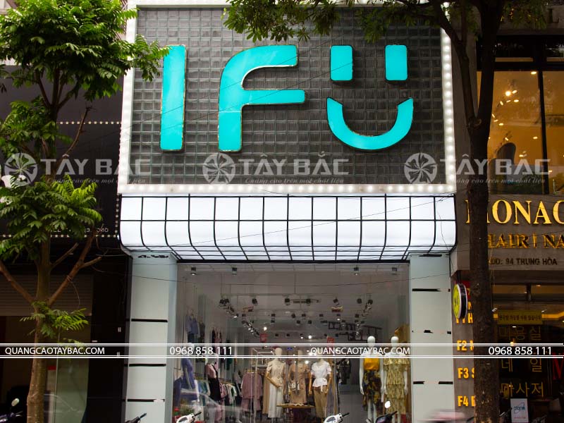 biển hiệu shop thời trang IFU