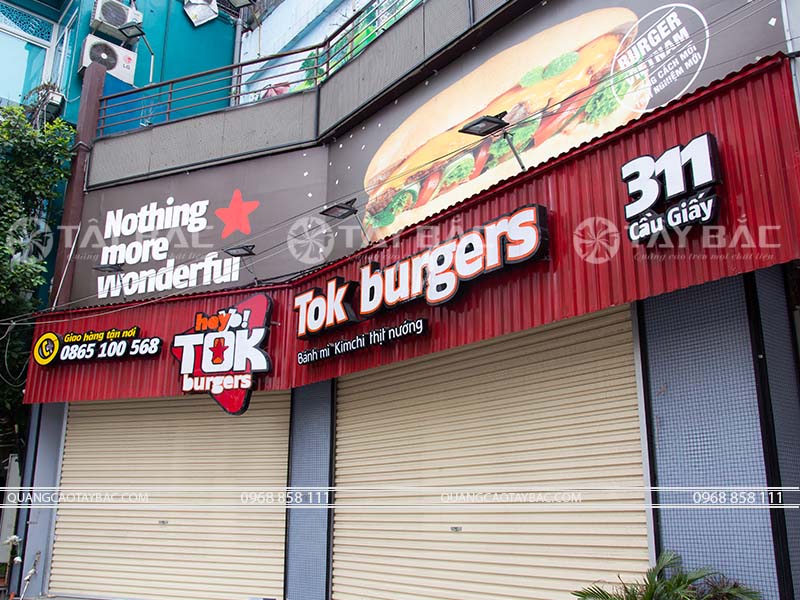 Biển quảng cáo tiệm bánh mỳ