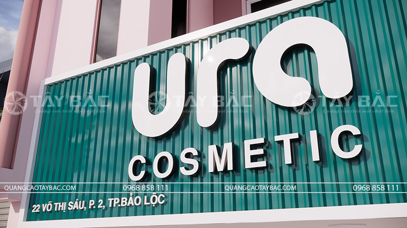 Bảng hiệu mỹ phẩm Ura Cosmetic
